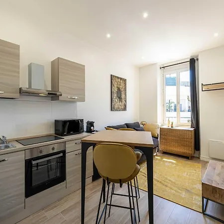 Magnificent Center - Mobility Lease *